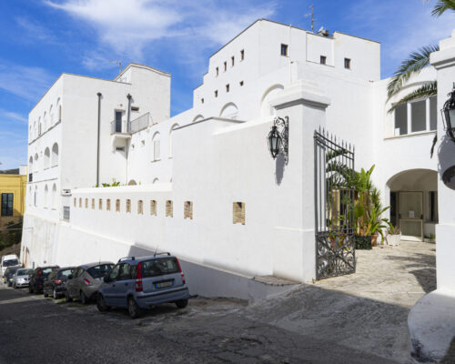 Alloggi della MVSN, attuale albergo Torre dei Borbone